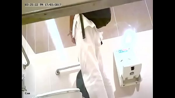 Cachado in bathrooms mall