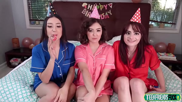 Leana Lovings, Violet Gems, Reese Robbins In Bi...