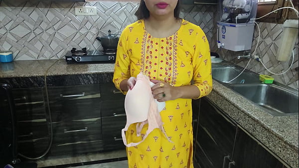 Desi bhabhi was washing dishes in kitchen then her brother in law came and said bhabhi aapka chut chahiye kya dogi hindi audio