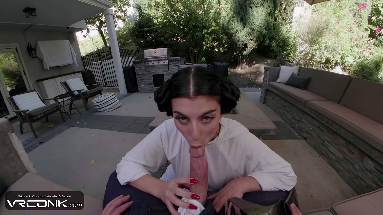 VR Conk: Curvy Brunette Princess Leia Rides a Cock To Creampie in Cosplay Parody