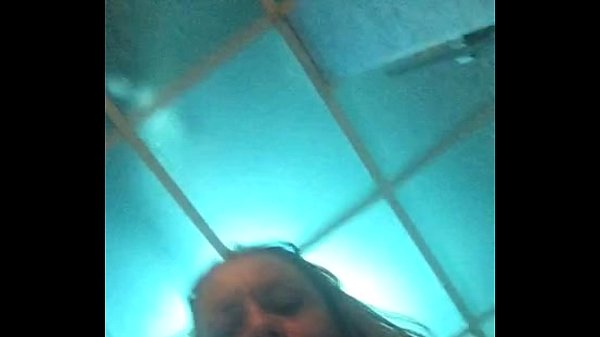 Download Video - Mar&iacute;a Moreno&comma; Paisa masturb&aacute;ndose en un ba&ntilde;o