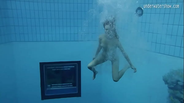 Watch them hotties swim naked in the pool