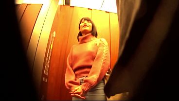 132cm/Real C-cup model secretly filmed during behind-the-scenes photoshoot
