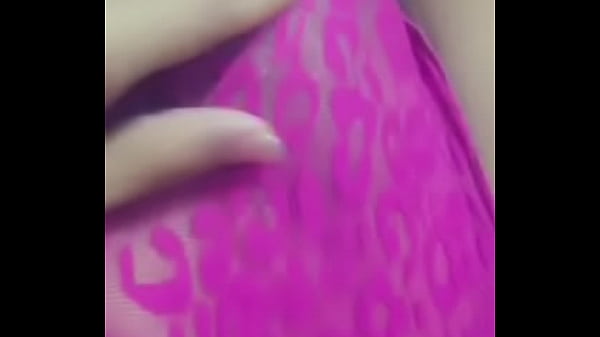 thumb cameltoe