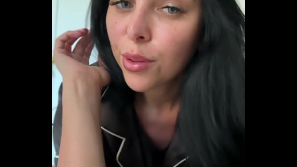 Kira's Massive Tits Bounce As She Vibes Her Wet Cunt!