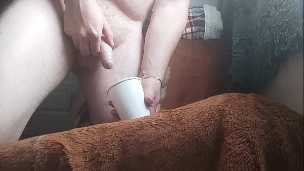 VID 191 Masturbare baut mult pisat (3min 20sec)