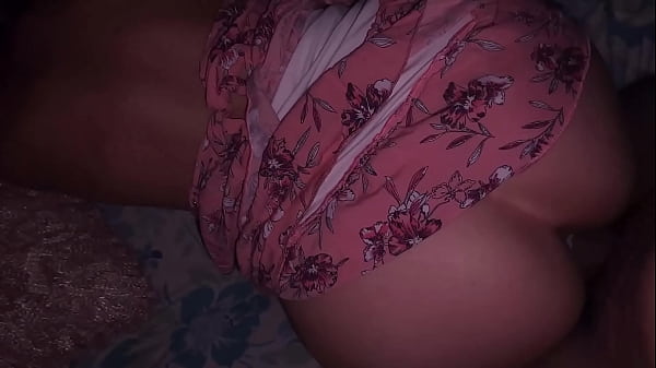 Saturday visit to the big-bootied single mom, she's waiting for me without panties