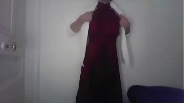 Votre Crossdresser Préféré S'amuse Après Une Nuit Au Gala