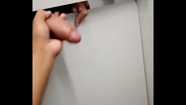 Download Video - TOQUEI UMA PRO COROA DOTADO NO BANHEIRO DA ESTA&Ccedil;&Atilde;O DE TREM &lpar;ANO&colon; 2021&rpar;