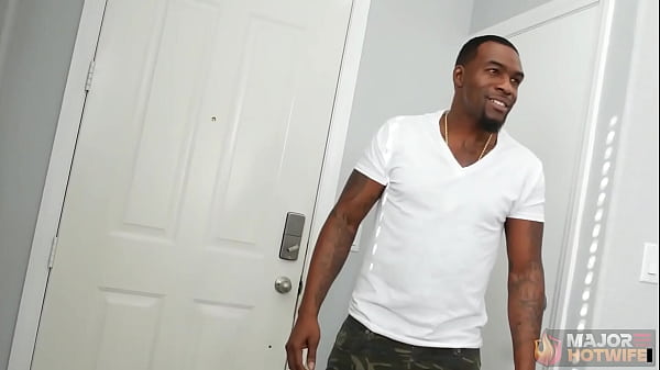 Sexy Blonde Dee Williams Gets Her Mouth And Muff Milked By Rome Major!