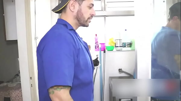 The Dirty Plumber (Erick Diaz and Victor Ferraz)