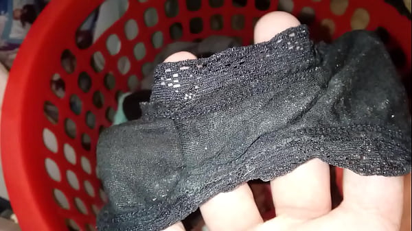 Smelling Dirty panties