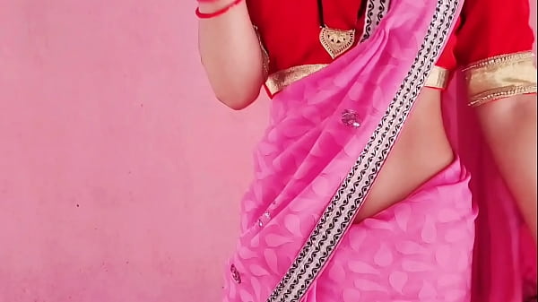 Desi bhabhi looks amazing wearing saree, looks like licking sister-in-law's pussy