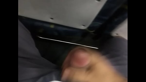 Download Video - Punheta no Onibus com chuva