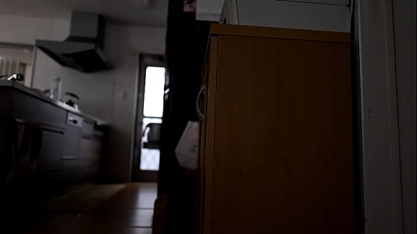 [Amateur] Mai is a 30's housewife with a shaved pussy who loves sex. Sex always ends with creampie. I will empty your semen tank!