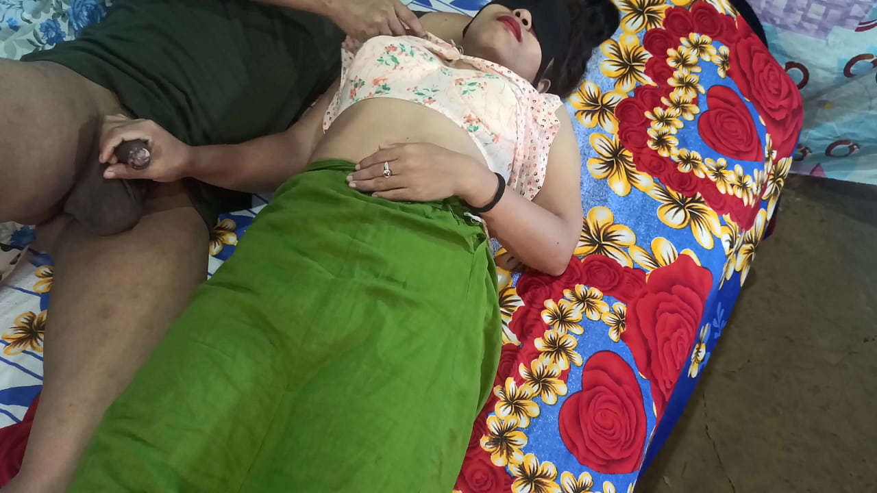 Hot naughty girl Priya step sister-in-law hard CHUDAI when wife is on shopping