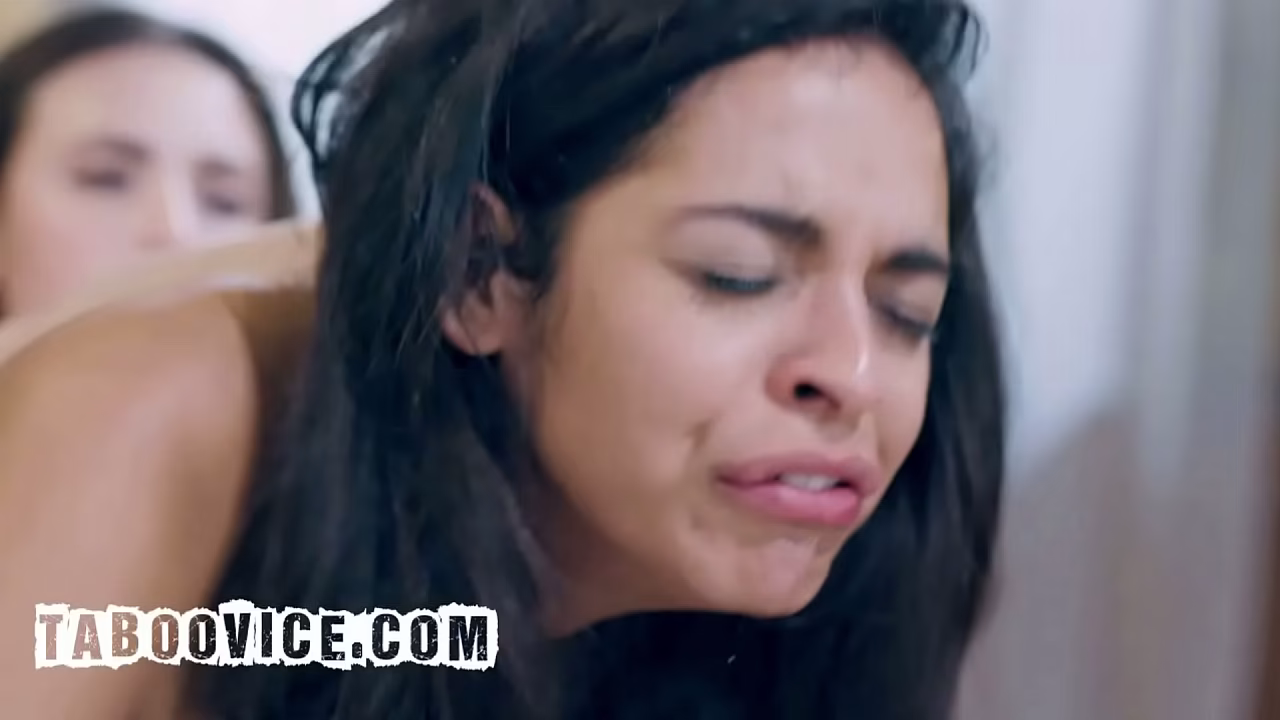 Lucky Stepbrother Has Threesome With His Stepsister And Her Nerdy BFF