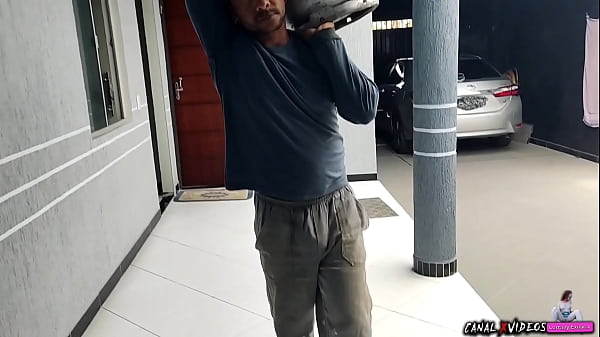 Download Video - MENTIU QUE ACABOU O G&Aacute;S S&Oacute; PRA FUDER COM O ENTREGADOR - ALBINA TARADA - COMPLETO NO RED - MARCIO BAIANO OFFICIAL