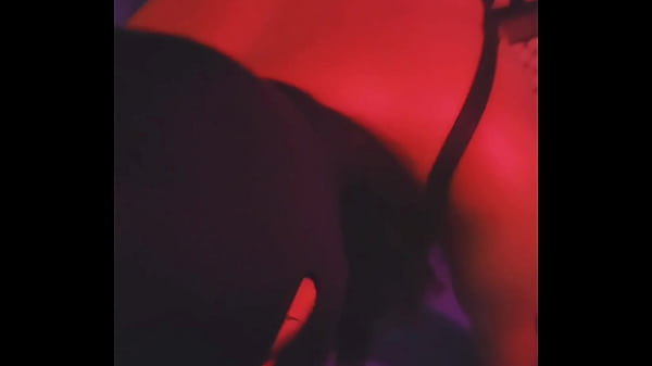 Mamando en vivo y en directo a trav&eacute;s de mis sh...