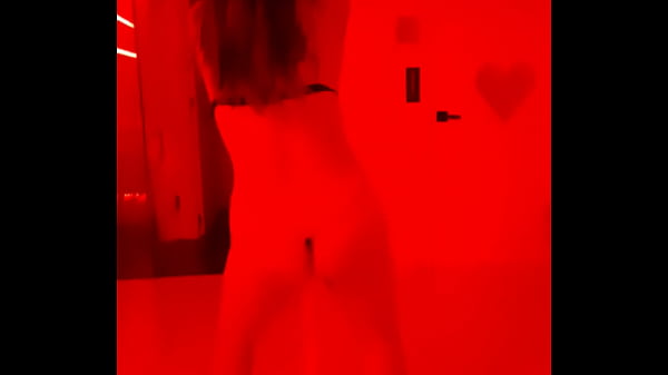 Miriam bailando tubo antes de coger rica tanguita