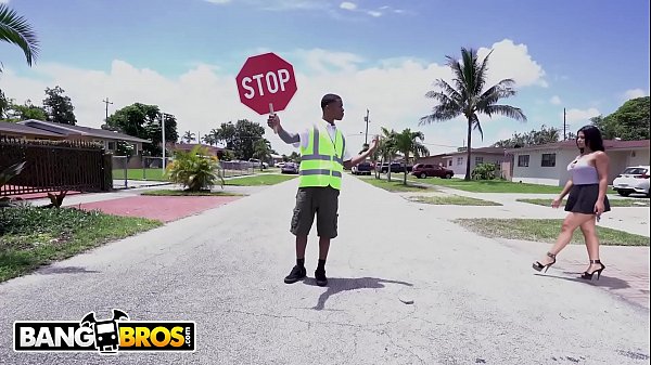 BANGBROS - Lil D The Crossing Guard Gets Rose Monroe's Big Ass On His Face