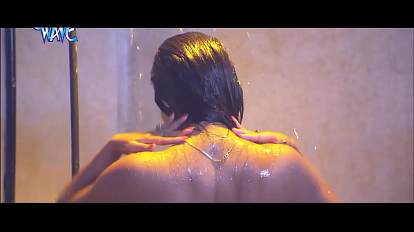 monalisa bathing leak