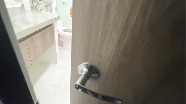 MAESTRO PERVERTIDO LE DESTROZA EL CO&Ntilde;O A SU ESTUDIANTE FAVORITA