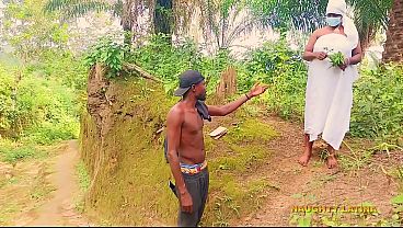 BBW African Amateur Goddess Got Fucked By BigDick Softkind in the bush