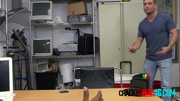 Broke artist comes to audition by taking a big ...