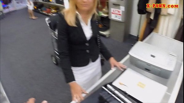 Hot milf screwed up and receives money from the pawnkeeper