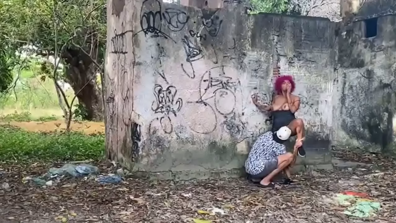 tener sexo en el lugar abandonado con la chica del pelo colorido
                     sexy amateur pussy licking gostosa exhibitionist pink pussy muchos negros