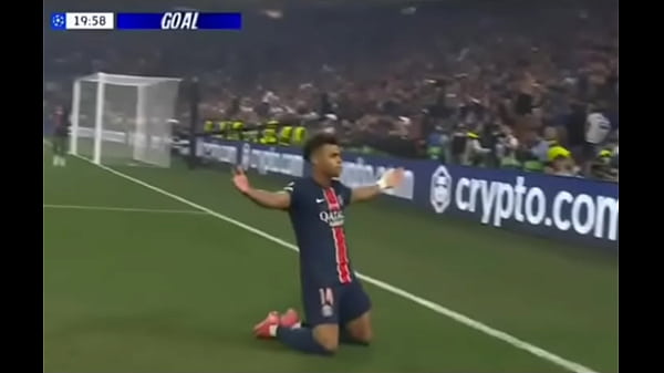 PSG loses his virginity and takes 5 cumshots in the ass of the naughty Italian girl