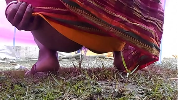 DESI HAIRY PUSSY PISS