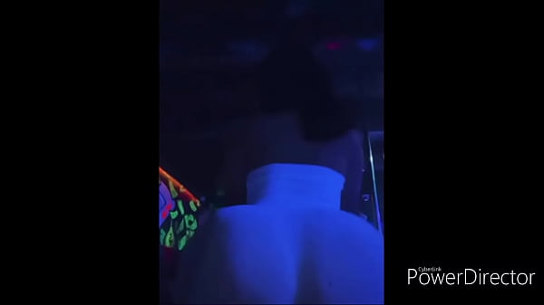 thumb ass twerk dance