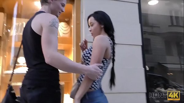 Brunette princess wants new ring so why spreads her legs