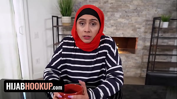 Hijab Hookup - Middle Eastern Housewife Suspected Her Husband Is Cheating Fucks Horny Stud As Payback