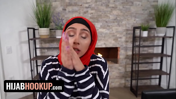 Hijab Hookup - Middle Eastern Housewife Suspected Her Husband Is Cheating Fucks Horny Stud As Payback