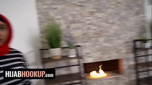 Hijab Hookup - Middle Eastern Housewife Suspected Her Husband Is Cheating Fucks Horny Stud As Payback