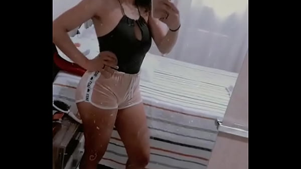 Putinha gostosinha de sortinho socado