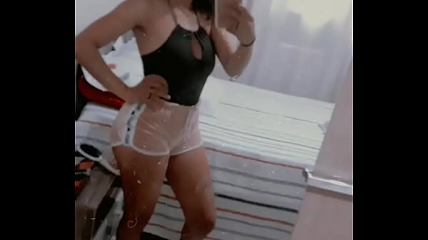 Putinha gostosinha de sortinho socado