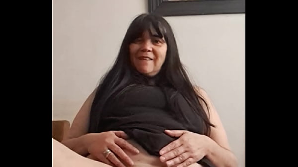 Stepmother seduces by showing everything to ste...