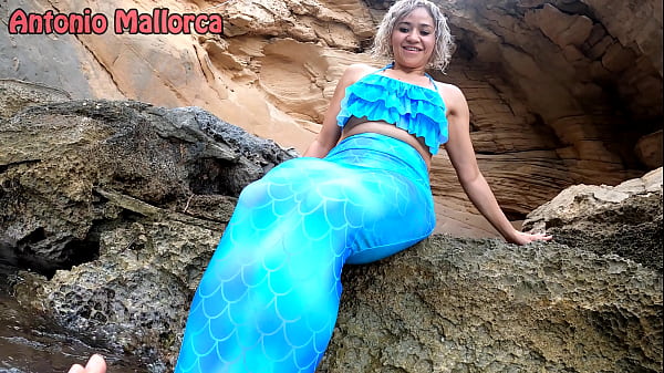 Mermaid Slut Seduces Me To Suck My Dick While I Was Sailing With Friends