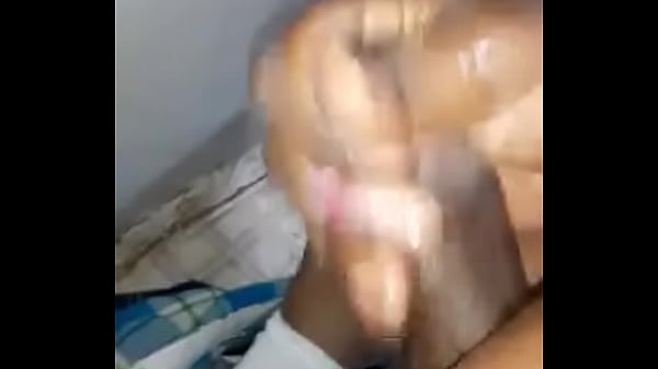 Busting Énorme Noix