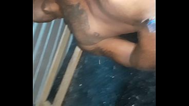 Veja essa masturbação.
