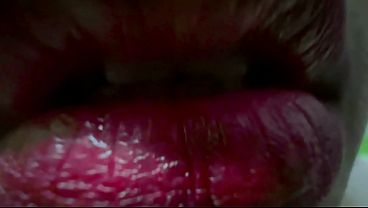 Hot Cute Girlfriend Has Very Wet Lips (You Can ...