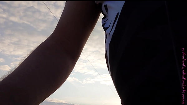 Allein und Nackt auf dem Fahrrad