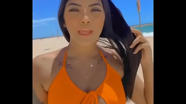 gostosas dan&ccedil;ando na praia