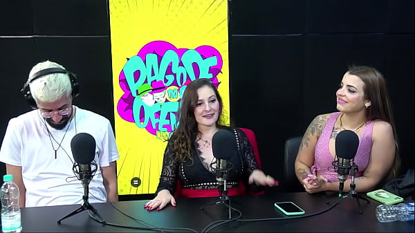 Leleco kissed two very naughty hot girls