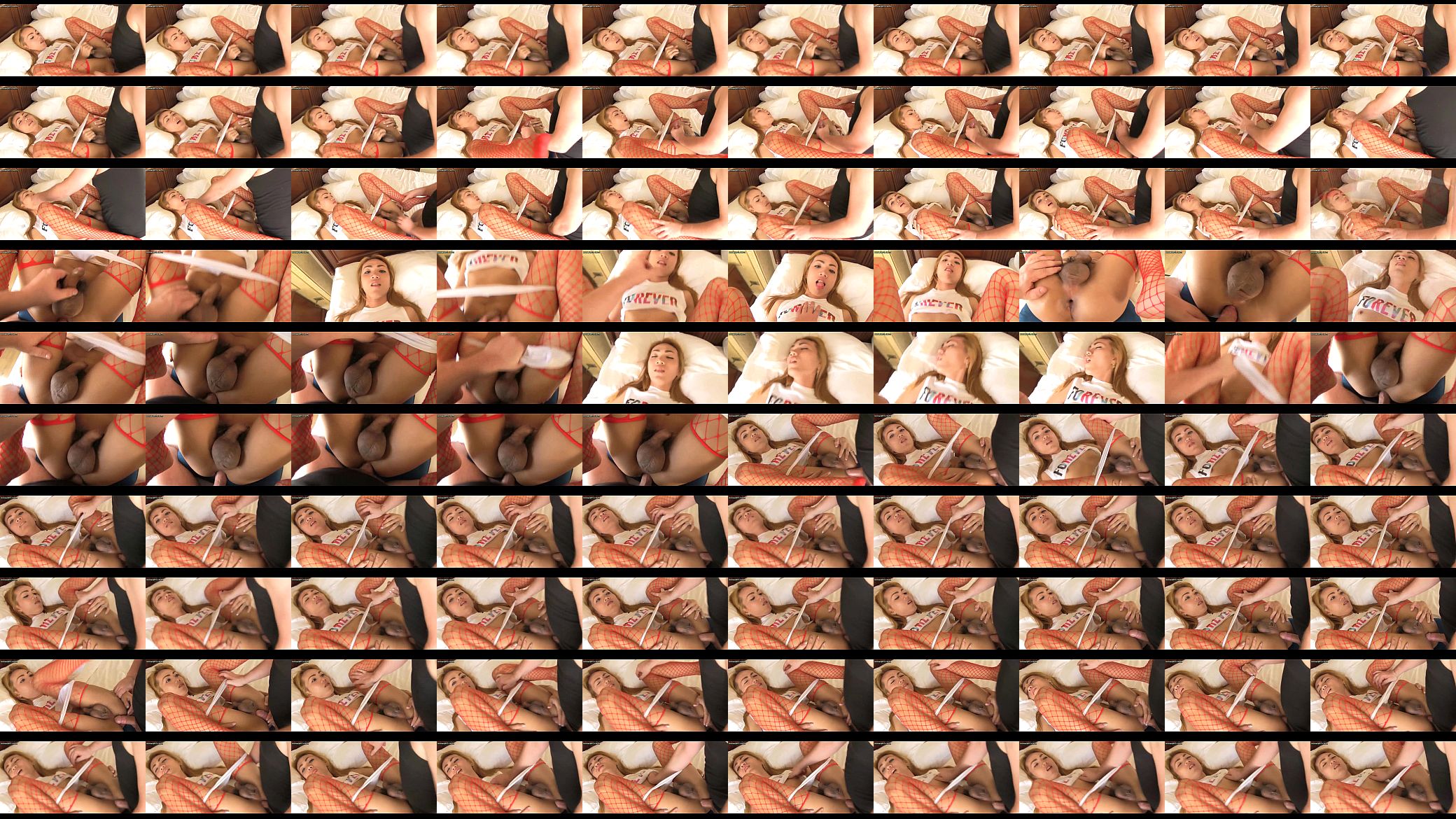 Blonde shemale in stockings gets anal fuck 预览图