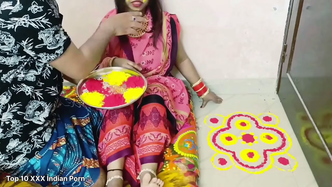 On the festival of Holi I called dever  to my house and had sex with him I enjoyed it very much Indian desi fucking pussy